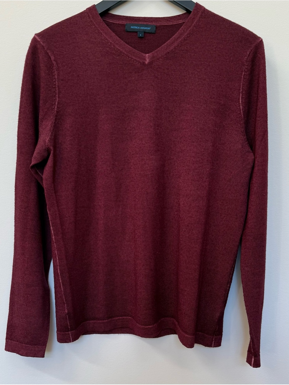 Patrick Assaraf Extra-Fine Merino V-Neck Sweater Burgundy Small